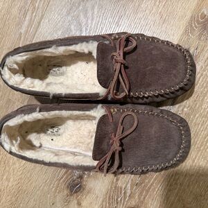UGG Brown Suede Women's Slippers sz 9